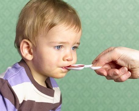 NECESIDADES DE HIERRO EN LOS BEBES Y NIÑOS.    Información para padres.